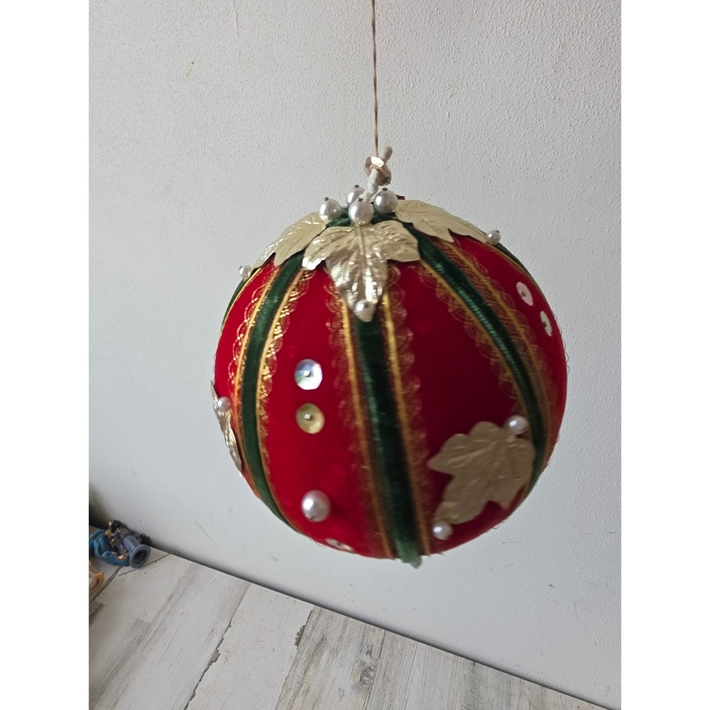 Vintage pushpin large ornament red felt beaded sequin Xmas tree green